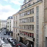 Bright Studio - Near Sainte-Chapelle